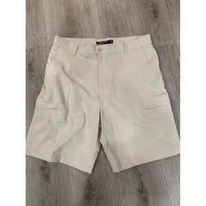 Chaps Golf Mens Shorts Cargo Flat Front Beige Size 34 Polyester Blend